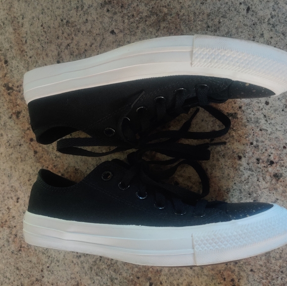 Converse Limited Edition Sneakers Size 6.5 - Picture 4 of 6